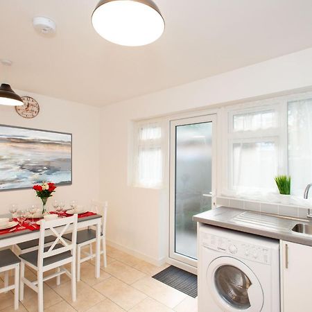 Stunning Four Bedroom House Close To Excel, O2 & Central London With Free Parking Exterior foto