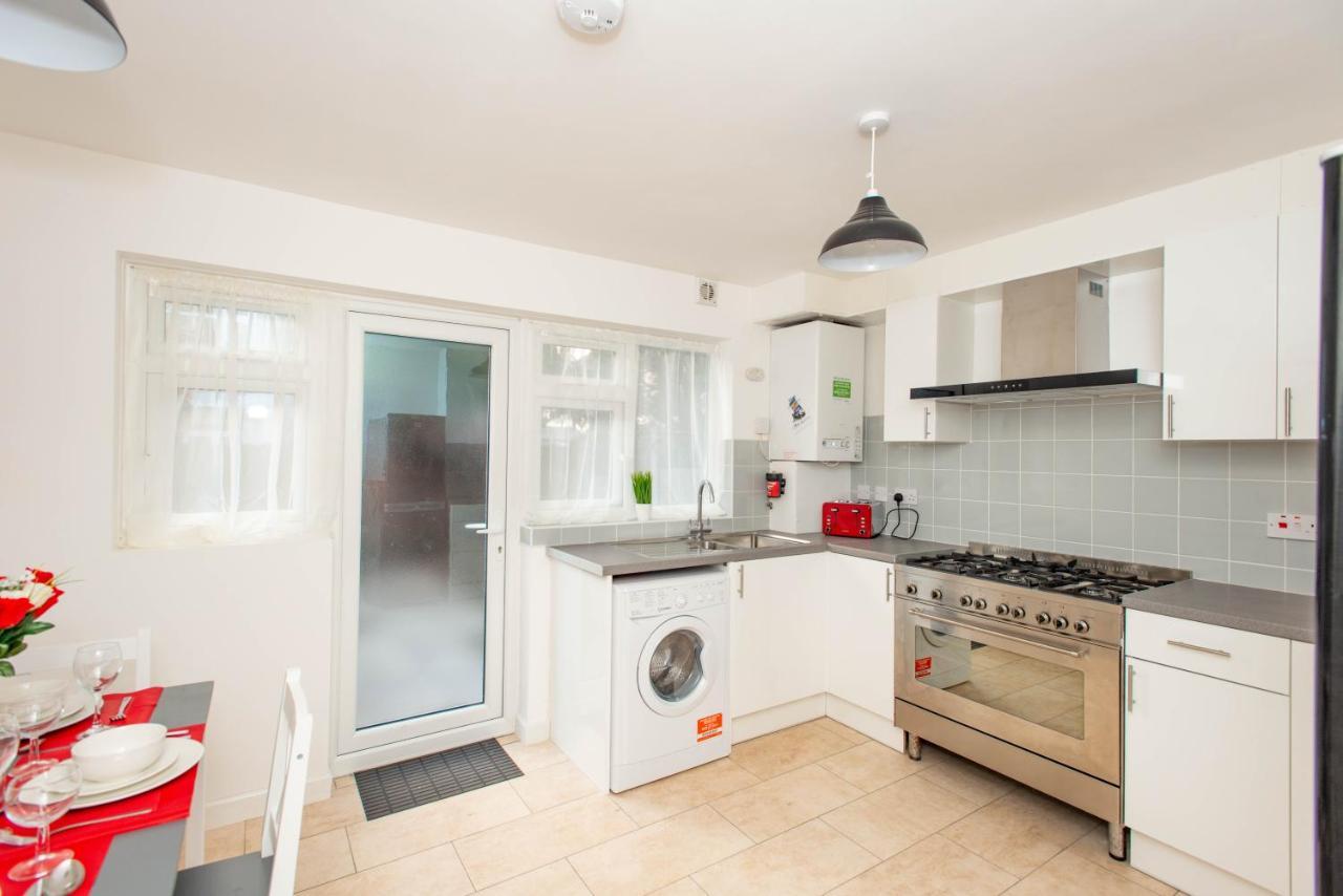 Stunning Four Bedroom House Close To Excel, O2 & Central London With Free Parking Exterior foto